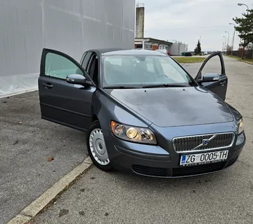 Volvo V50 2.0D - cover