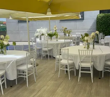 NAJAM RASHLADNIH VITRINA, CATERING OPREMA,SUNCOBRANI,ŠATORI - cover