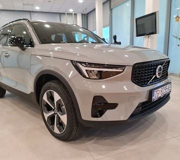 VOLVO XC40 B3-A PLUS DARK - cover