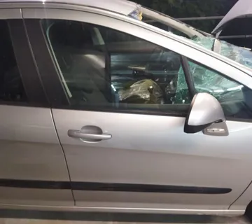 PEUGEOT 308 08-13 VRATA - cover