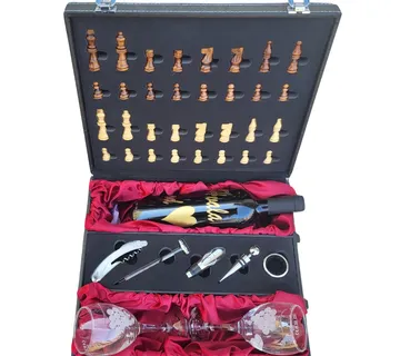 Set kožni šah set, vino i čaše grozd - cover