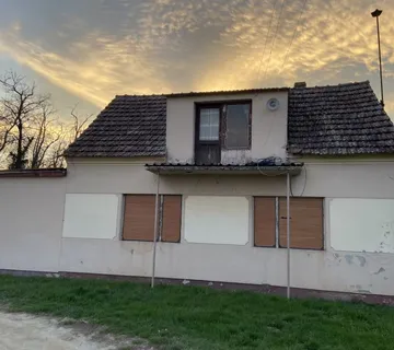Kuća: Vuka, Osijek, prizemnica, 115.00 m2 - cover