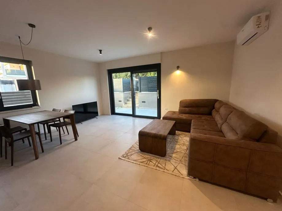 VABRIGA -STAN U PRIZEMLJU SA VRTOM NA PRODAJI (prodaja) - cover