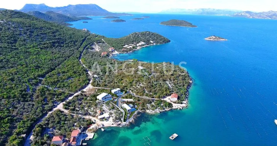 Pelješac, Brijesta - građevinsko zemljište uz more, 4.124 m2 - cover