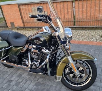 Harley Davidson Road King 1754 cm3, 2018 god. - cover