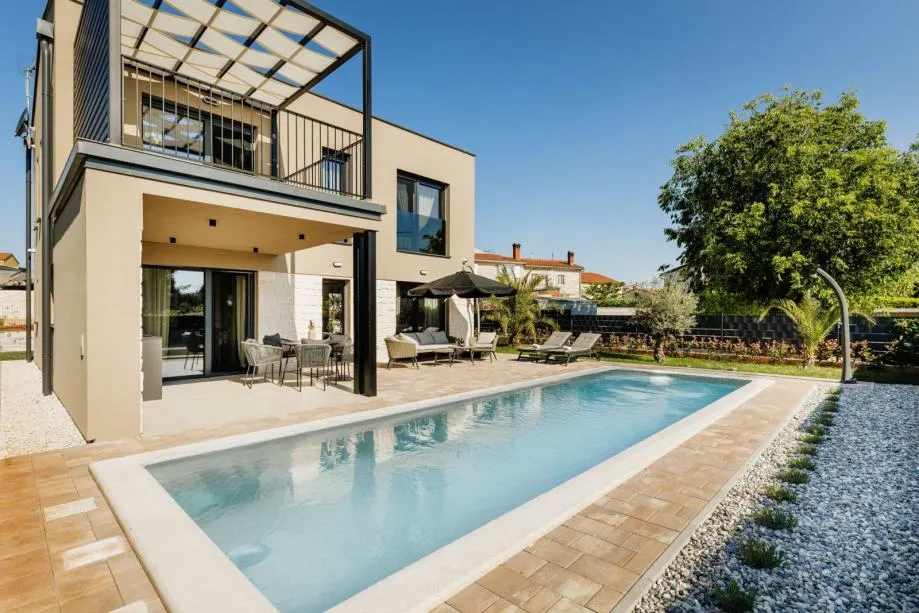 TAR- MODERNA KUĆA SA BAZENOM NA PRODAJI (prodaja) - cover