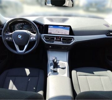 BMW Serija 3 2.0 320i NAVI; PDC; KAMERA; AUTOMATIK  - cover