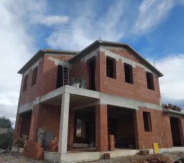 Prodaja – Muntrilj- okolica, kuća s bazenom u izgradnji ( KOP-781) - cover