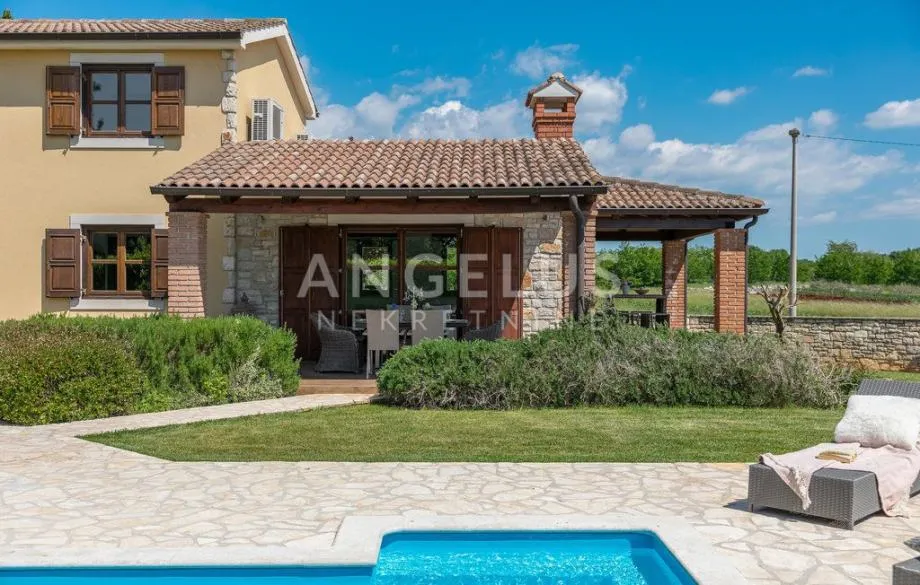 Istra, Sv. Lovreč - Vila s bazenom 120m2 (prodaja) - cover