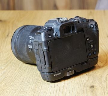 Canon EOS R8 - cover