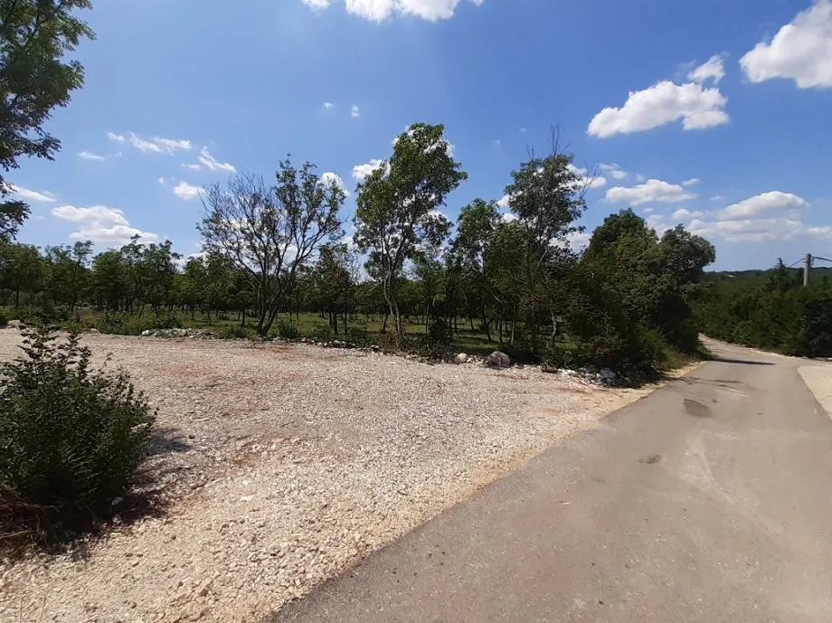 Istra, Barban, 1.5 km od mora, 1280 m2 građevinsko zemljište - cover