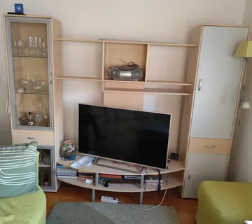 Regal prodajem - cover