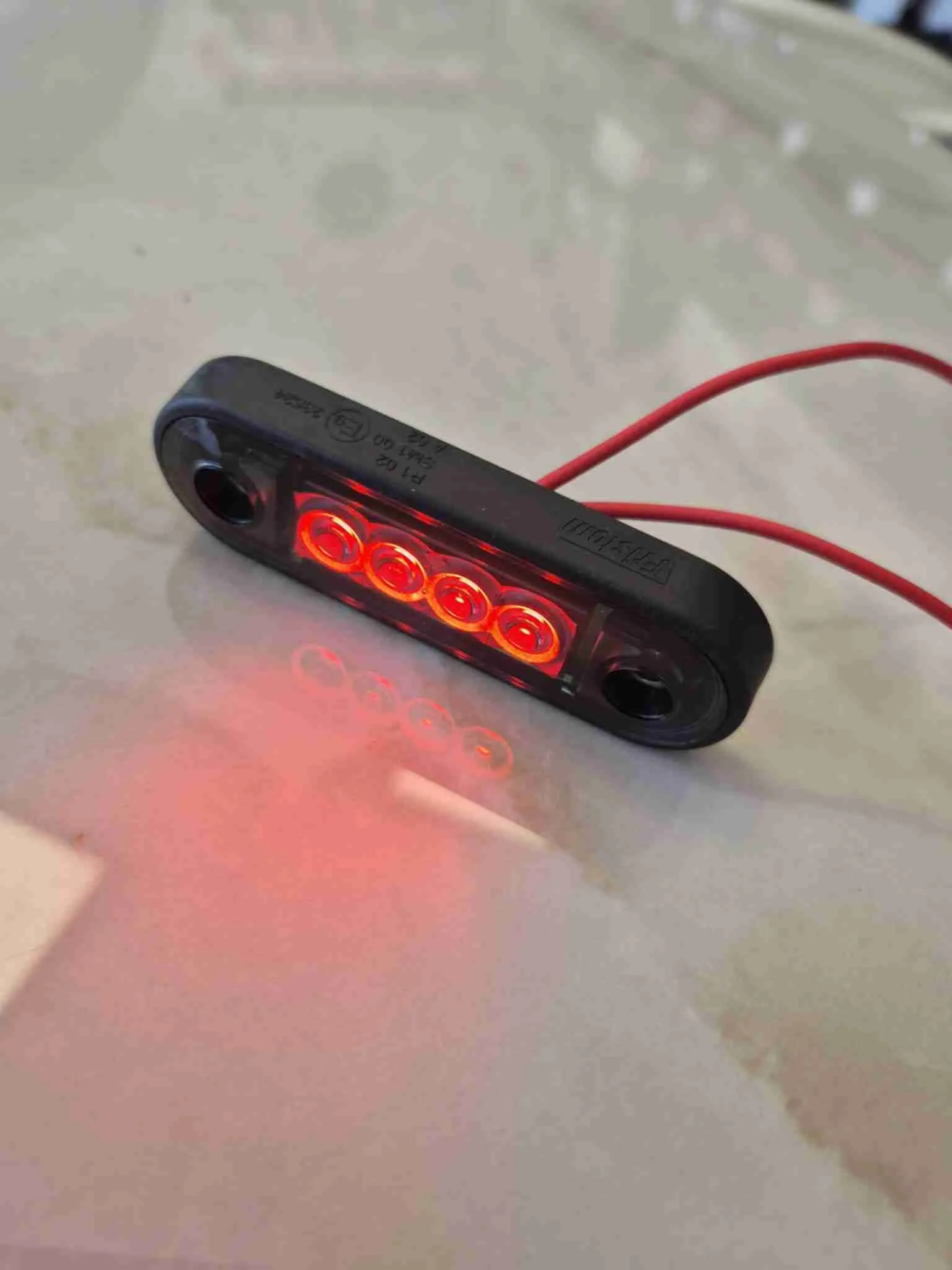 FRISTOM TAMNA LED CRVENA LAMPICA - cover