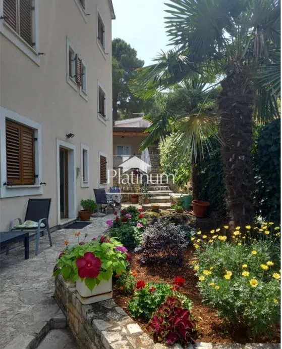 Rovinj, kuća, jedinstvena lokacija, samo 200m od mora! (prodaja) - cover