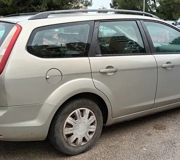 Ford Focus karavan, Trend 1.6, 74 kW, benzin - cover