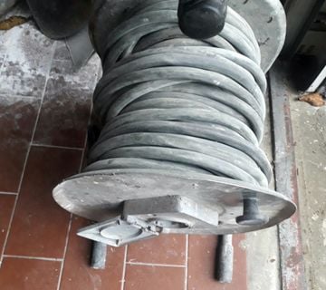 Kabel za struju od 20mt-metalni nakolotur - cover