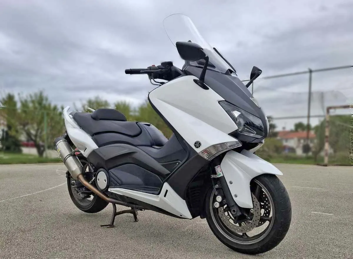 Prodajem Tmax 500 530cm3 - cover