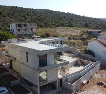 Luksuzna vila s bazenom i panoramskim pogledom – Rogoznica- Kanica - cover