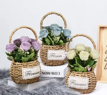 Umjetno cvijeće u pletenoj košari - cover