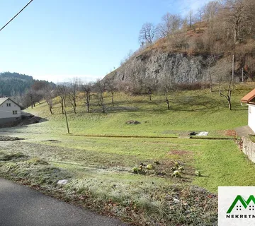 U selu s dobrom prometnom vezom - cover