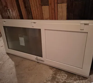 PRODAJEM  PVC VRATA SA STOKOM I KLJUCEVIMA + JOS JEDAN DIO - cover