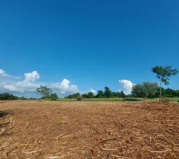 Građevinsko zemljište 5 km od Umaga - cover