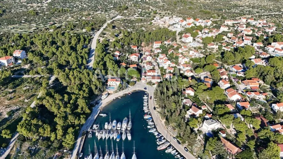 Brač, Milna -građ. zemljište u blizini mora, 730 m2, PRODAJA - cover