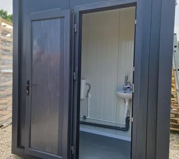 NOVO U PONUDI - SANITARNI KONTEJNER 1,2x2,2m - moderno i praktično - cover