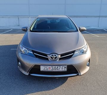 Toyota Auris 1.4 D-4D Sport, 2015., HR auto - cover