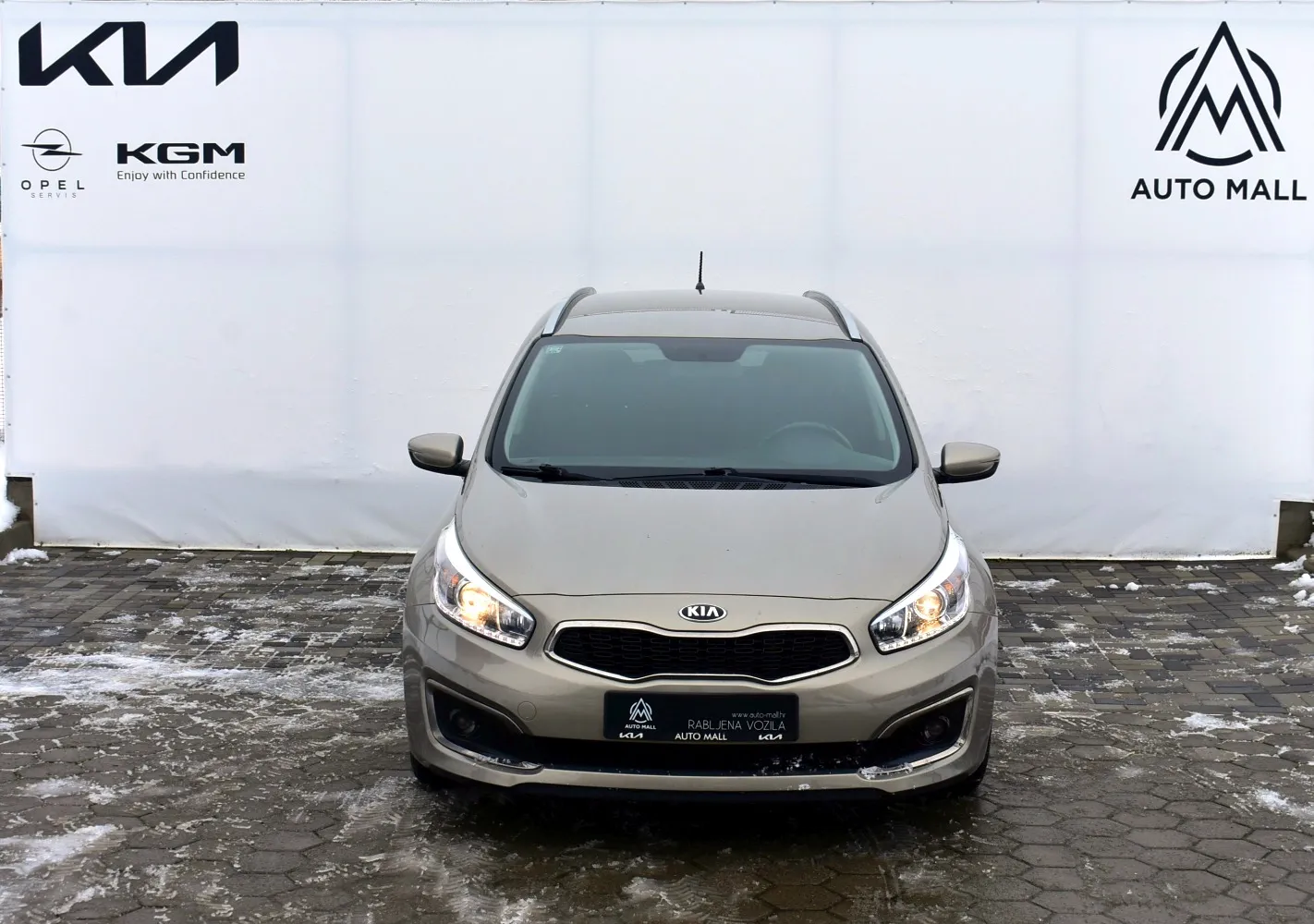 Kia Ceed Sportswagon 1.6 CRDI Urban *HR* SERVISNA, 1.VLASNIK, JAMSTVO* - cover