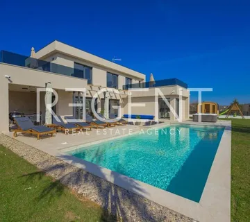 Rovinj- vila s bazenom u modernoj novogradnji - cover