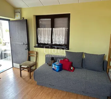 Apartman-Garsoniera u Barbarigi - cover