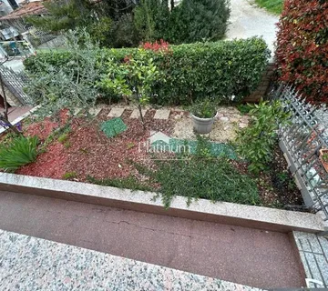 Istra, Štinjan, lijepa obiteljska kuća s građevinskim zemljištem s pog - cover