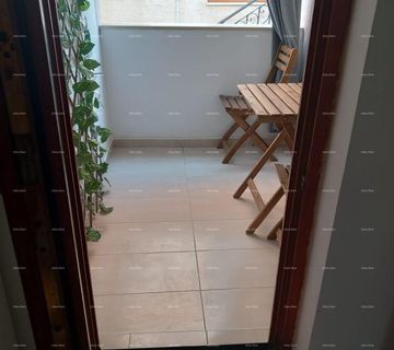 Prodaje se kuća sa 3 apartmana i dvorištem, blizu Pule (prodaja) - cover