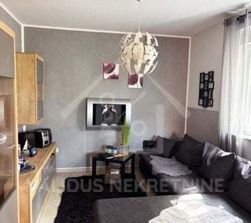 Stan s prekrasnim vrtom, Novalja, 48.00 m2 (prodaja) - cover
