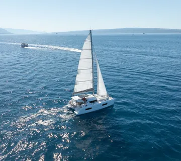 LAGOON 38 - UŽITAK I INVESTICIJA - cover