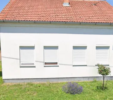 Prodajem kuću - cover