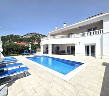 Prekrasna kuća: Seget Vranjica, 210.00 m2 - cover