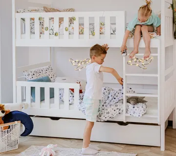 Drveni dječji krevet na kat Monika 180×80 – puno drvo - cover