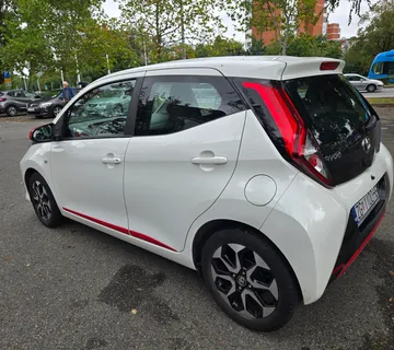 Toyota Aygo 1,0 - cover