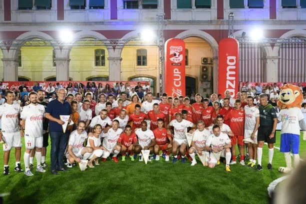 Umjetna trava za bazeni nogomet, tenis, padel Green Luxury® 0996633288 - cover