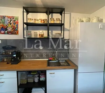 BIJENIK- garsonijera, 28m2, 2.kat - cover