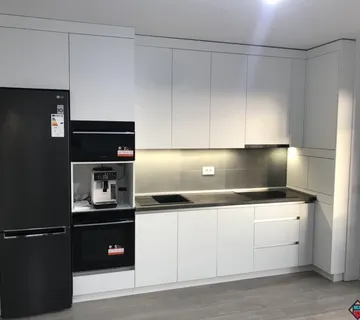 Kuhinja po mijeri lakirana bijela visoki sjaj - cover