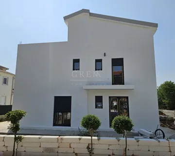 Dvojna kuća 1500 m od mora, Poreč, 190 m2, prodaja (prodaja) - cover