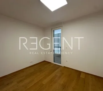 Split, Trstenik - Poslovni prostor u zgradi - cover