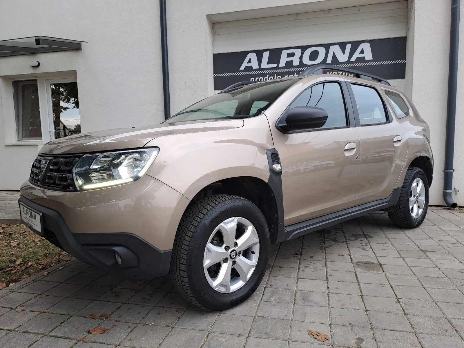 Dacia Duster 1.5 dCi*JAMSTVO*NAVI,SERVISNA,I.VLASNIK - cover