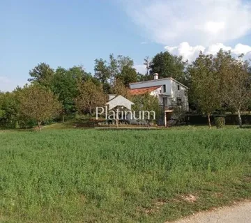 Istra, Zabrežani, kuća s građevinskim zemljištem od 2493 m2 (prodaja) - cover