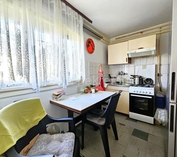 Kustošija, kuća s pomoćnim objektom, garažom i okućnicom - cover