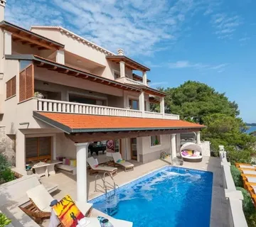 Vila na prodaju - Blato - cover