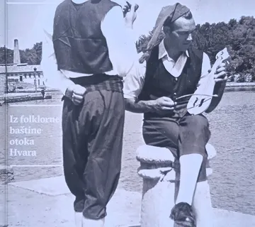 NONINA ŠKRINJA Iz folklorne baštine Hvara Mirjana Kolumbić Šćepanović - cover